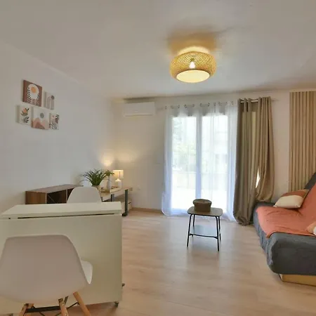 Cozy South Apartment